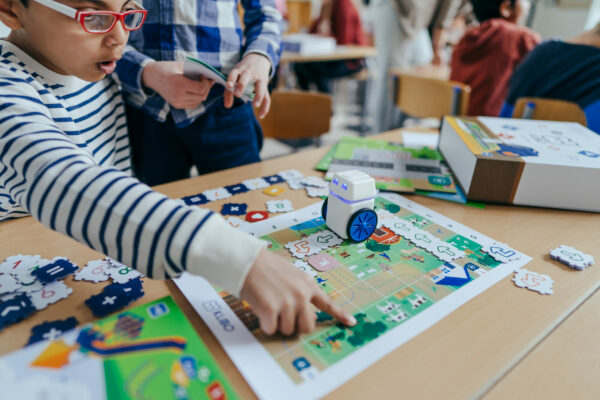 Kids working with KUBO MATH